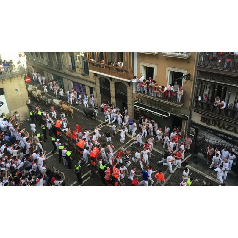 Apartamento Mercaderes Pamplona Eksteriør billede
